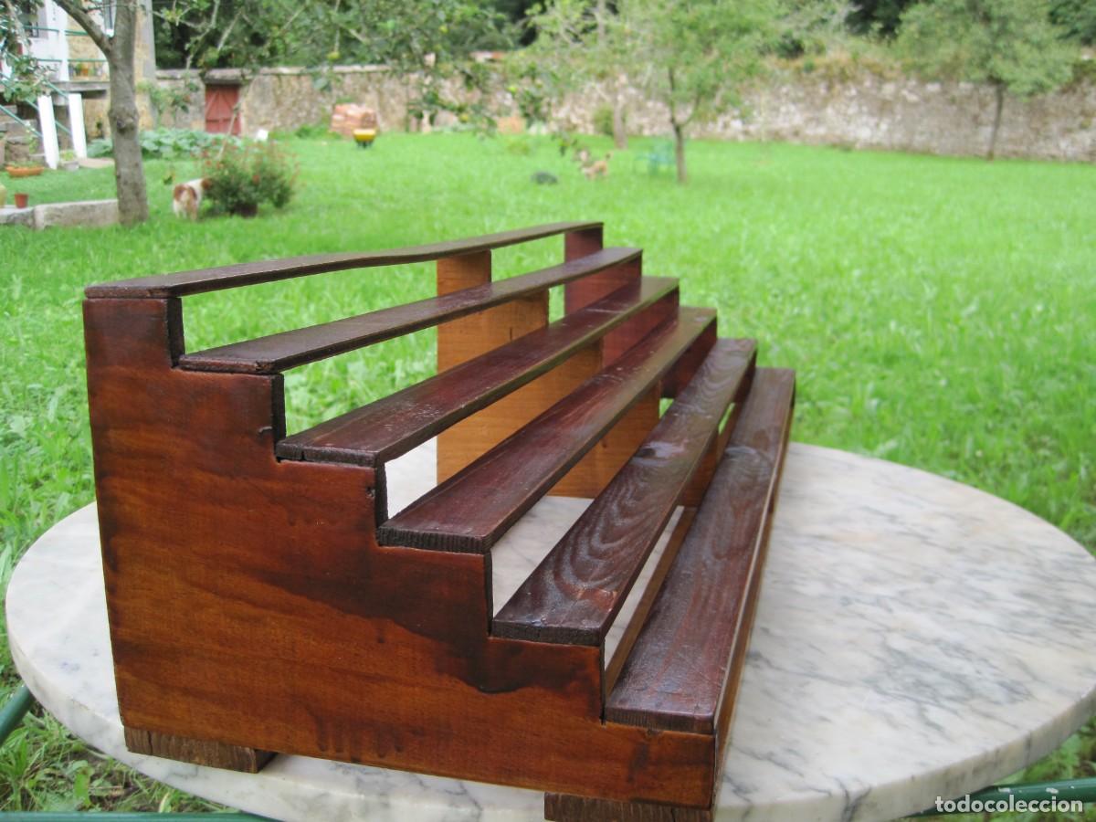 Antig&uuml;edades: ESCALERA DE MADERA - REPISA - BALDAS - MUEBLE EXPOSITOR - Foto 2