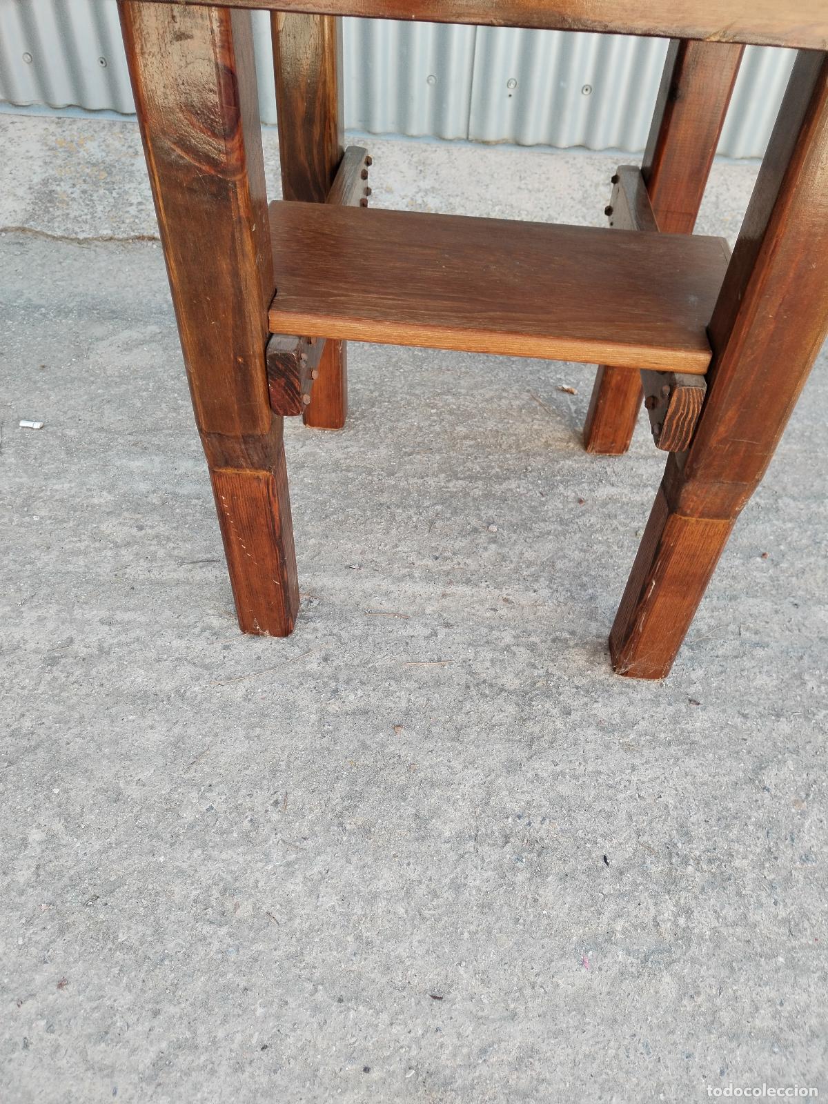 Antig&uuml;edades: mesa auxiliar de madera con azulejos - Foto 5