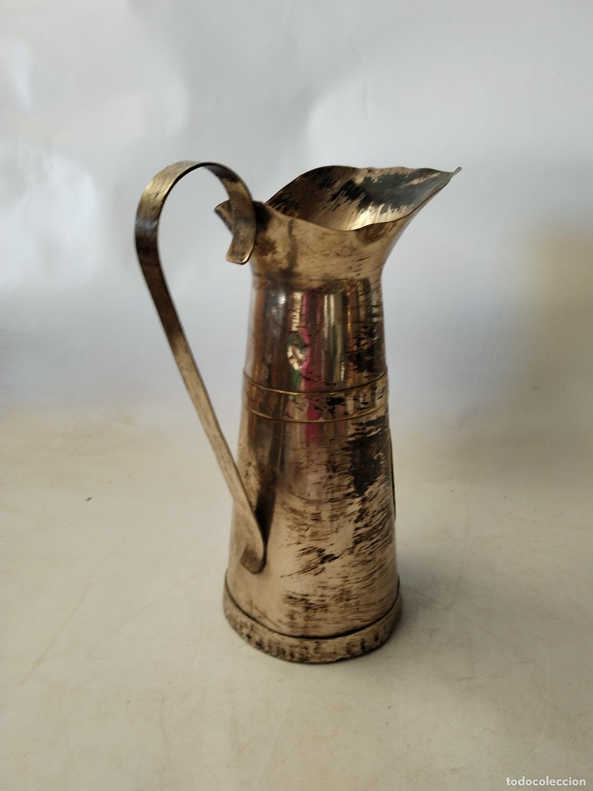 Antig&uuml;edades: jarra de metal con sol azteca - Foto 6
