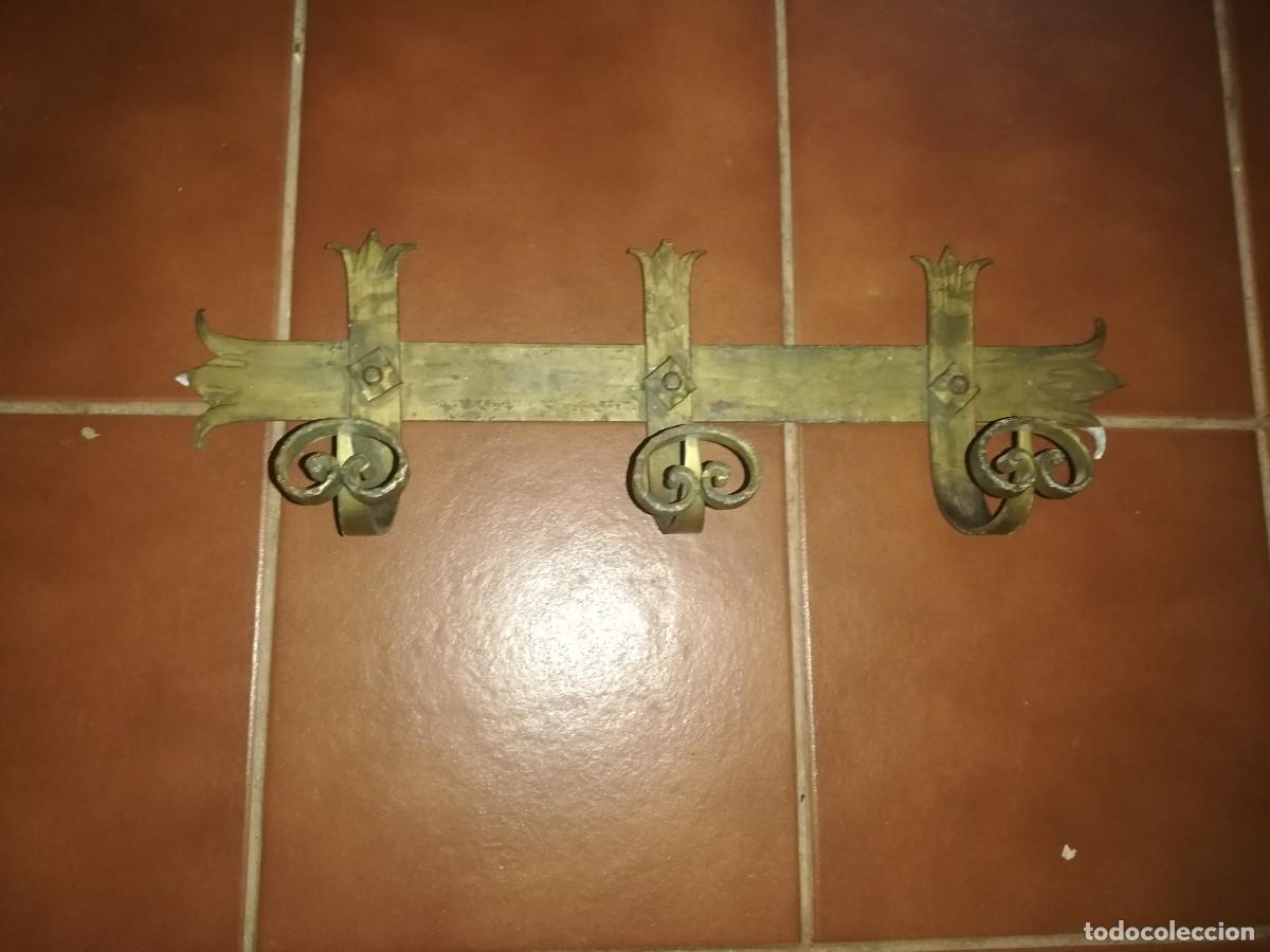 Antig&uuml;edades: Perchero rustico de hierro macizo - Foto 1