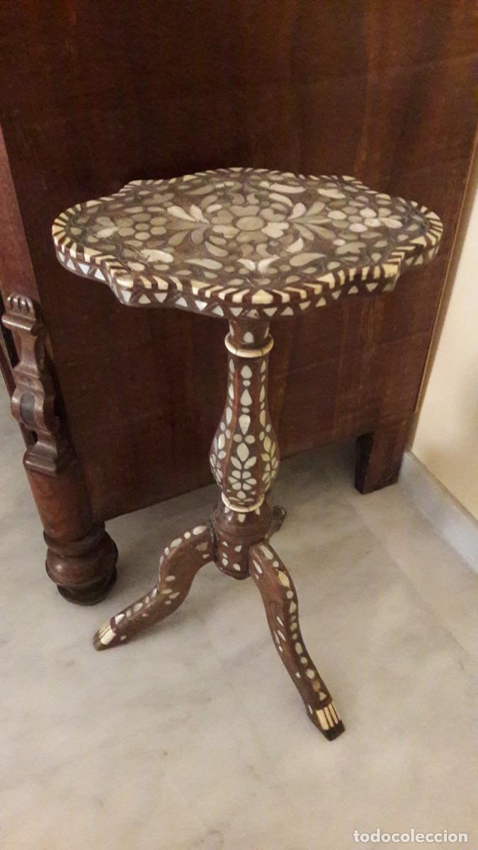 Antig&uuml;edades: MESA &Aacute;RABE CON DECORACI&Oacute;N - Foto 3
