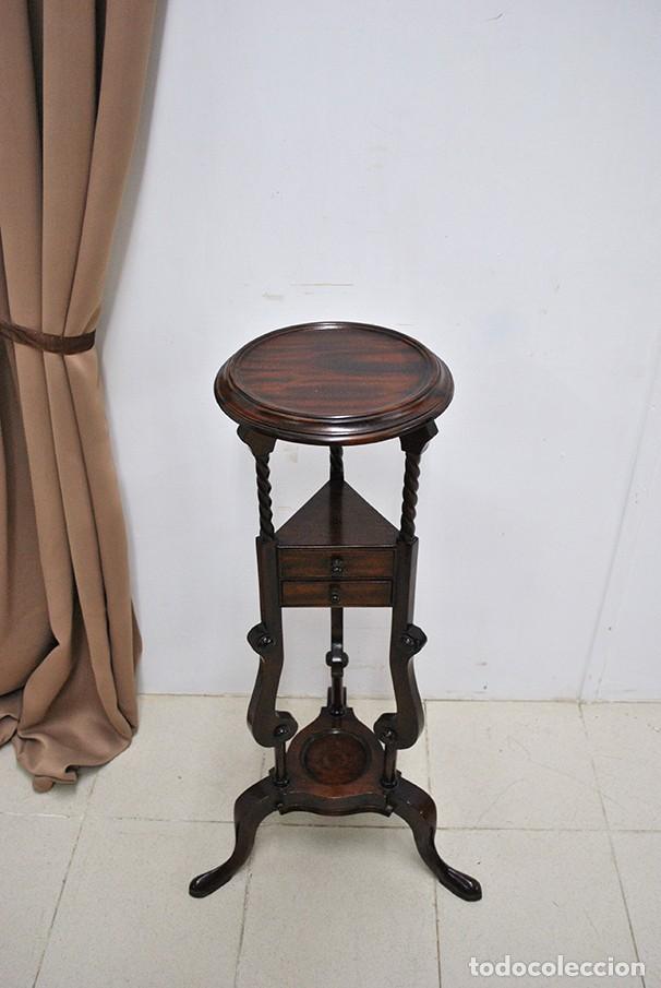 Antig&uuml;edades: MACETERO PEDESTAL DE MADERA - Foto 2