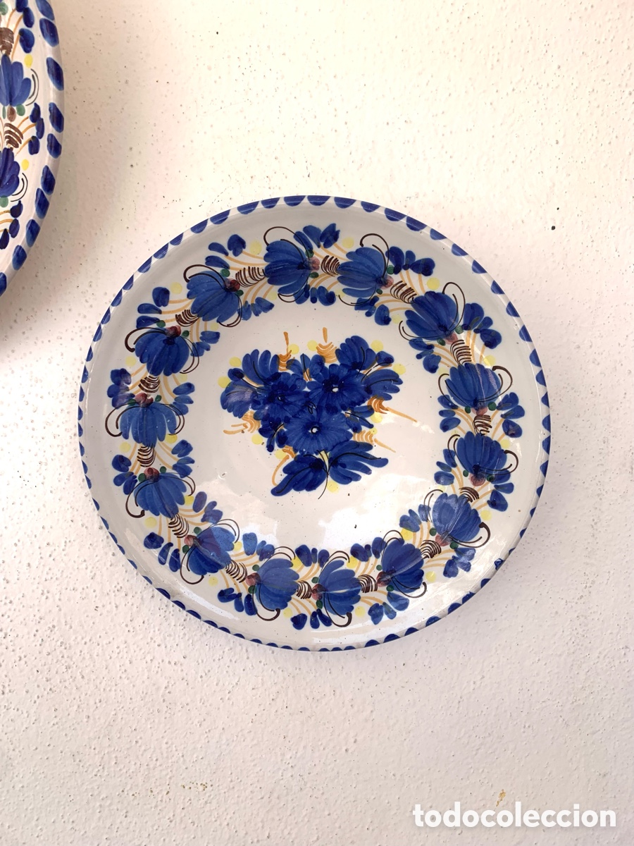 Antig&uuml;edades: PAREJA DE PLATOS DE TALAVERA - Foto 2