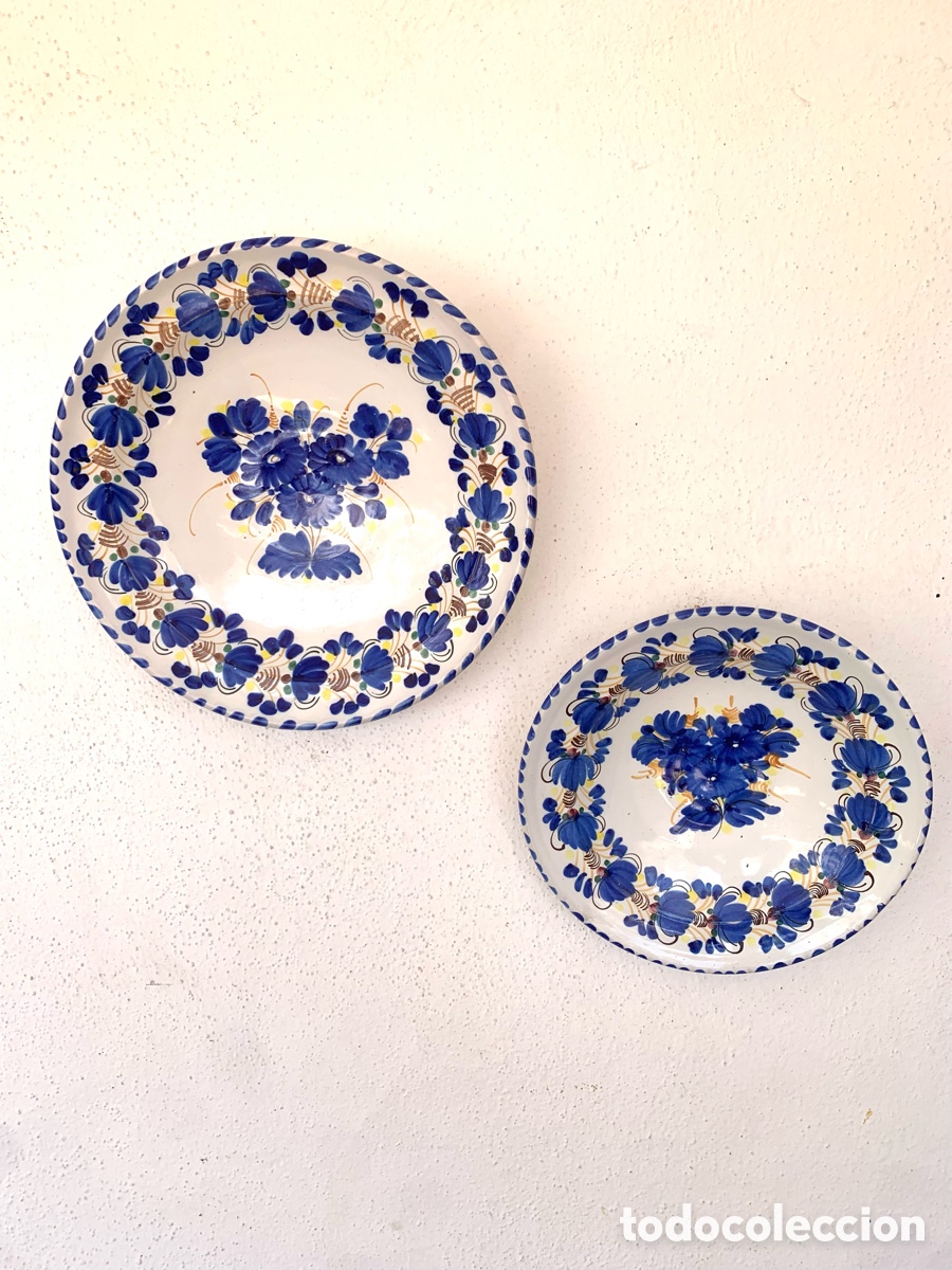 Antig&uuml;edades: PAREJA DE PLATOS DE TALAVERA - Foto 1
