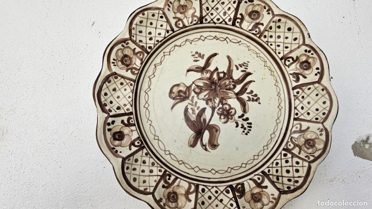 Antig&uuml;edades: plato antiguo de talavera - Foto 2