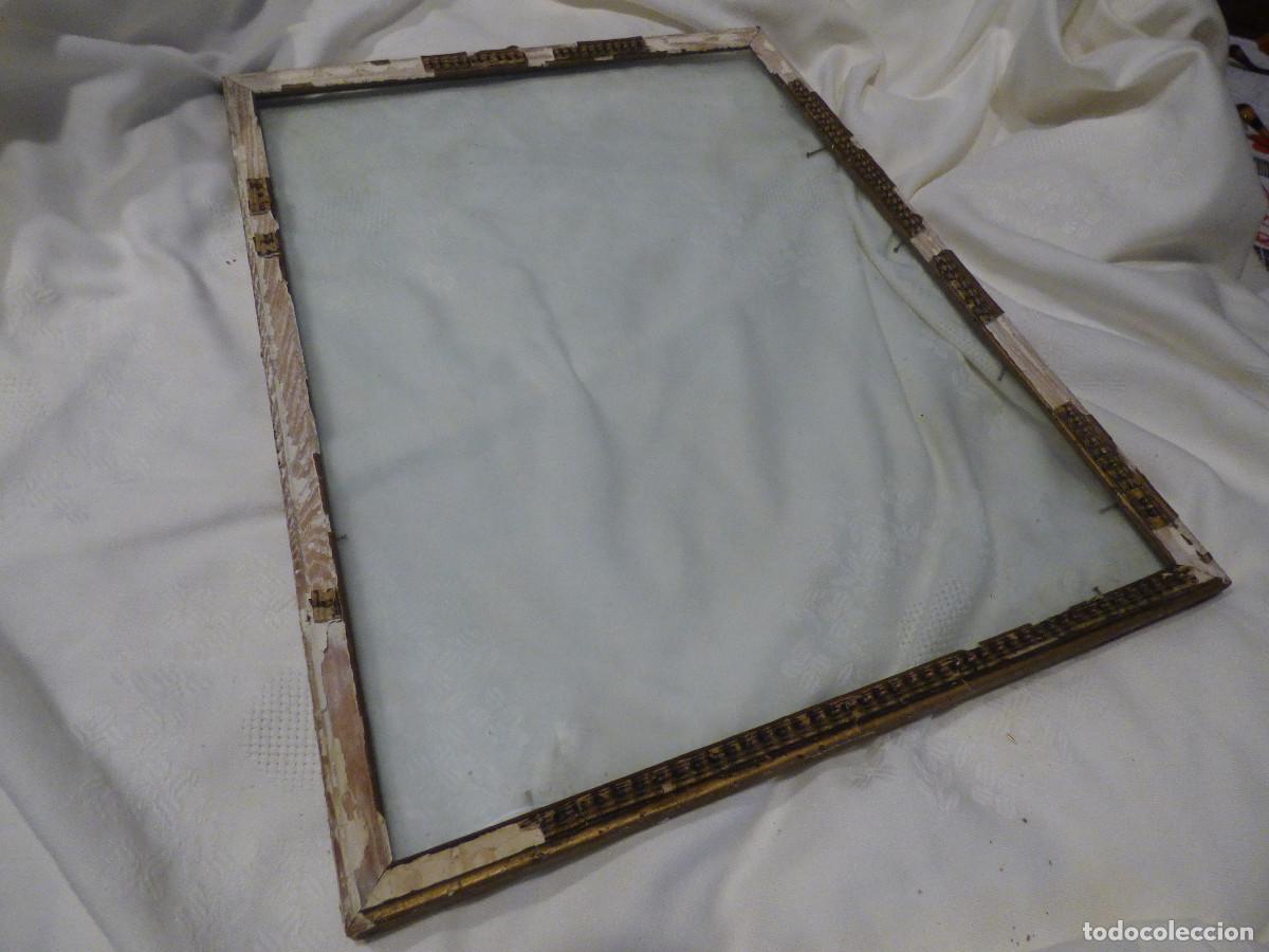 Antig&uuml;edades: Marco de madera,con cristal.Para restaurar. - Foto 1