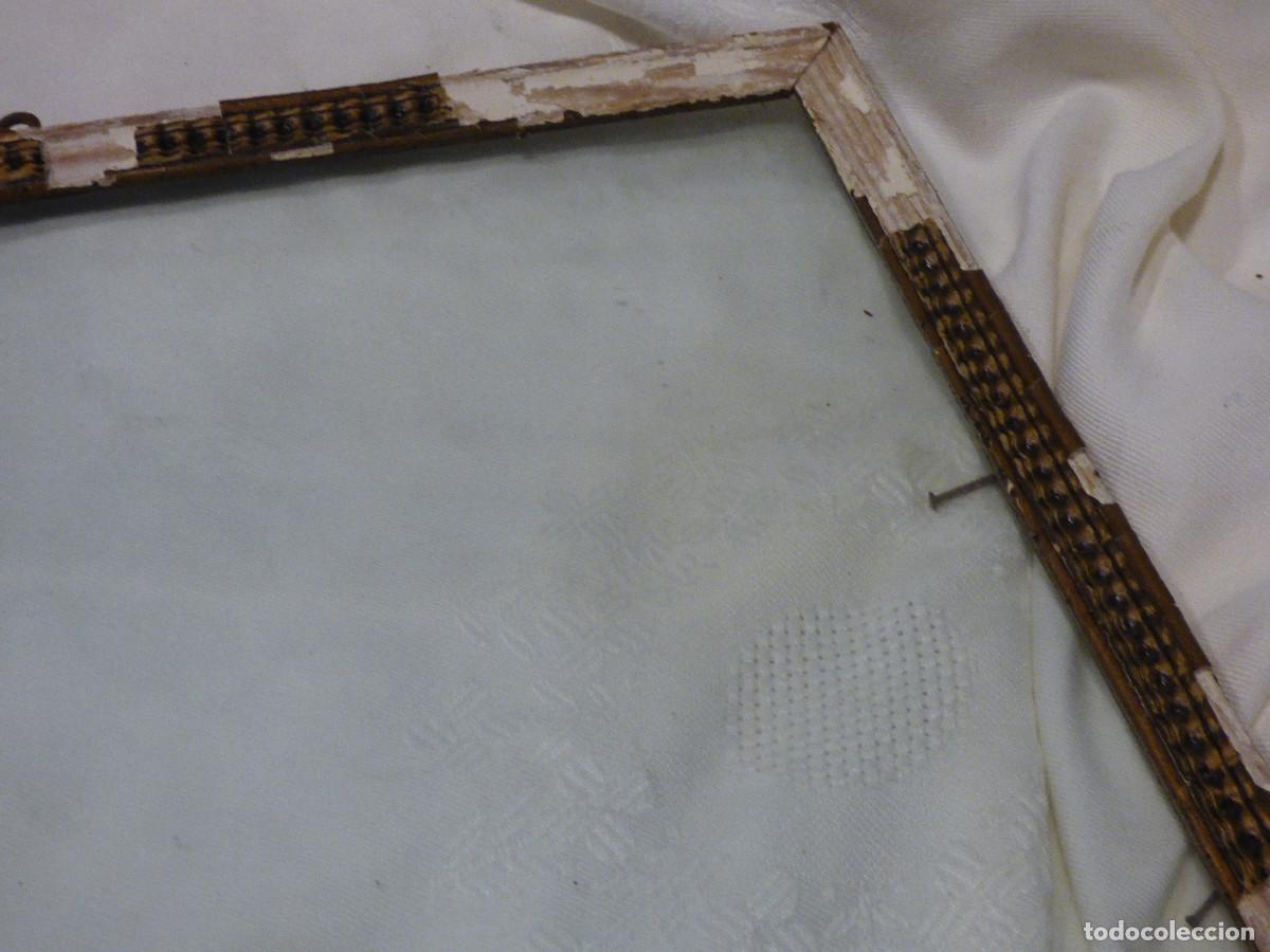 Antig&uuml;edades: Marco de madera,con cristal.Para restaurar. - Foto 3