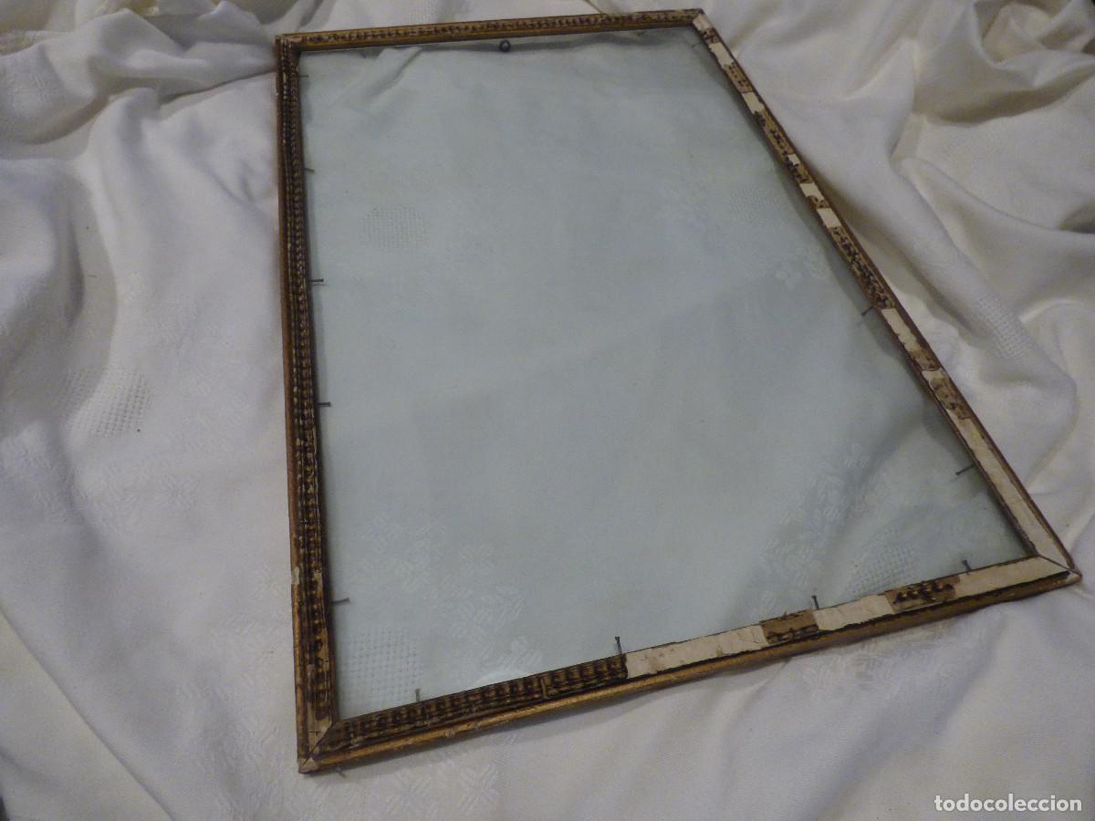 Antig&uuml;edades: Marco de madera,con cristal.Para restaurar. - Foto 1