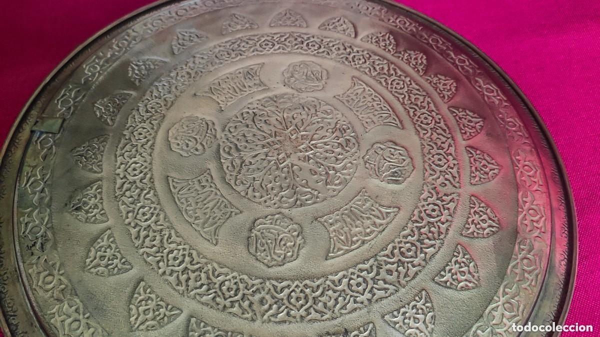 Antig&uuml;edades: bandeja arabe de bronce - Foto 2