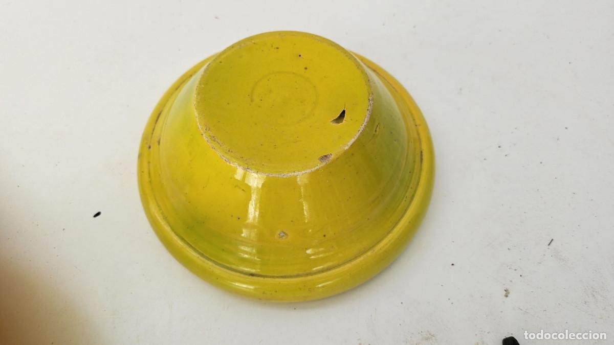 Antig&uuml;edades: peque&ntilde;o lebrillo de barro amarillo - Foto 3