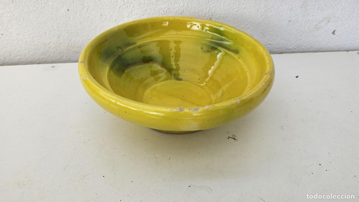Antig&uuml;edades: peque&ntilde;o lebrillo de barro amarillo - Foto 1