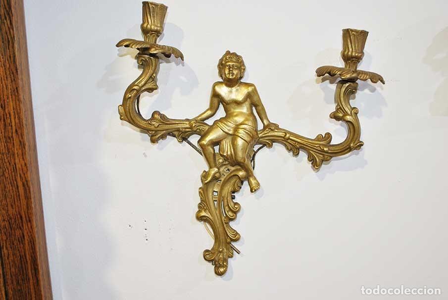 Antig&uuml;edades: PAREJA DE APLIQUES ANGELITOS DE BRONCE - Foto 2