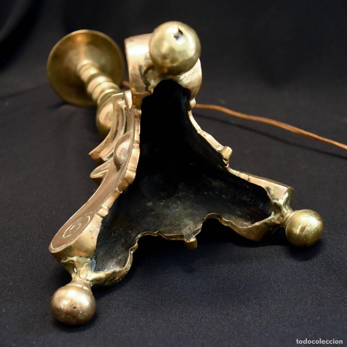 Antig&uuml;edades: Candelero / l&aacute;mpara de bronce - Foto 9