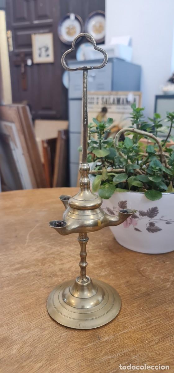 Antig&uuml;edades: Lampara de aceite de 3 velones - Foto 1
