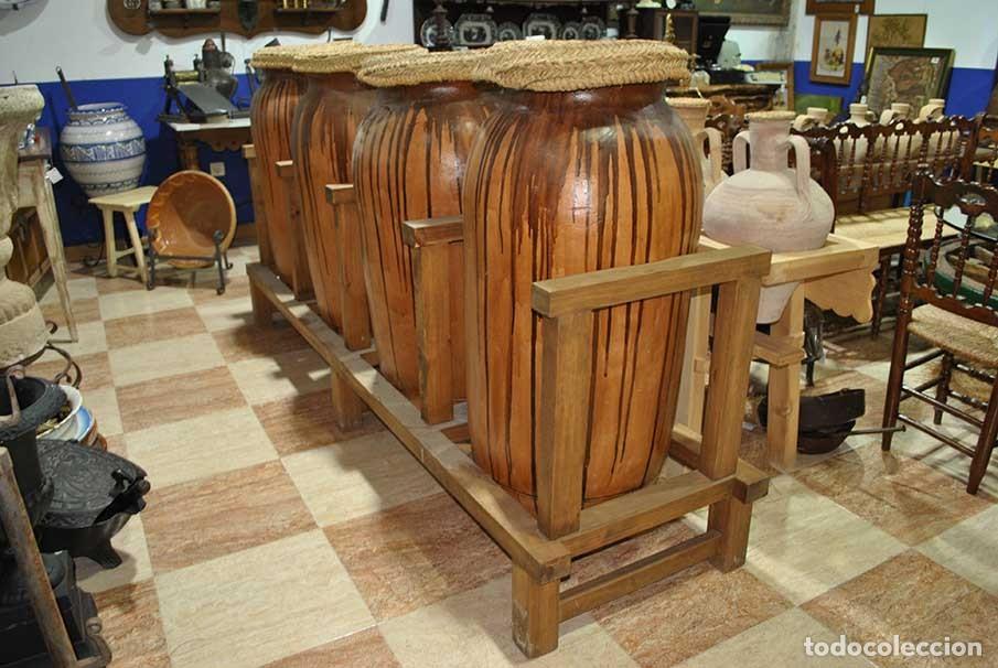 Antig&uuml;edades: TINAJAS ANTIGUAS CON SOPORTE DE MADERA - Foto 2