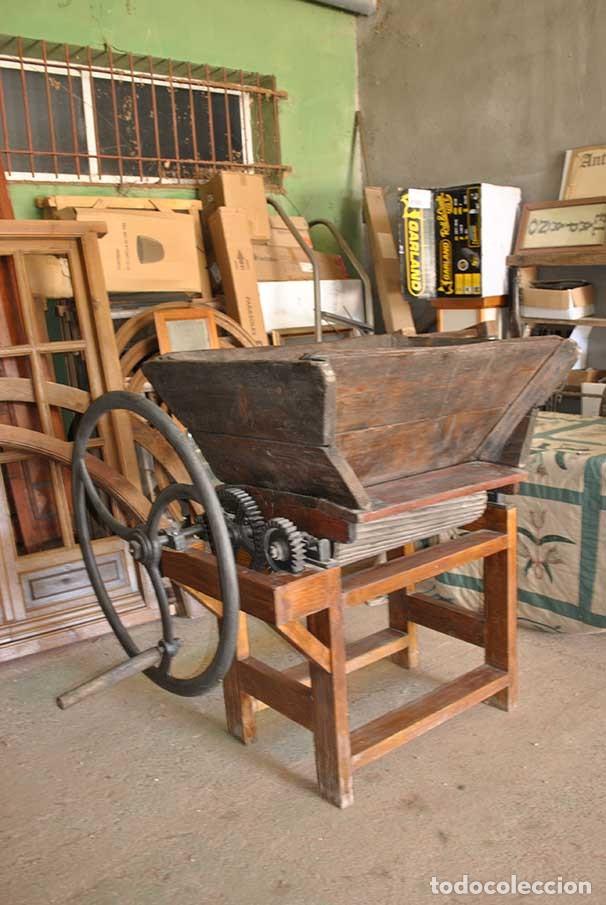 Antiques: M&Aacute;QUINA ANTIGUA TRITURADORA DE UVA