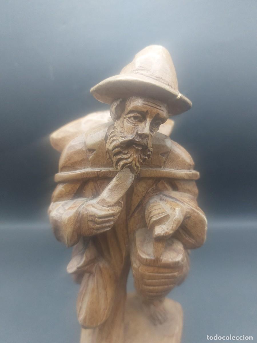 Antig&uuml;edades: FIGURA DE MADERA TALLADA A MANO - Foto 2