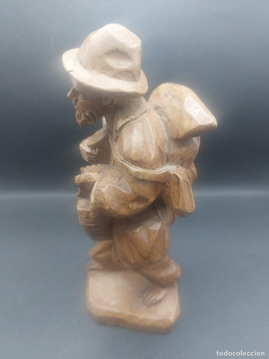 Antig&uuml;edades: FIGURA DE MADERA TALLADA A MANO - Foto 4