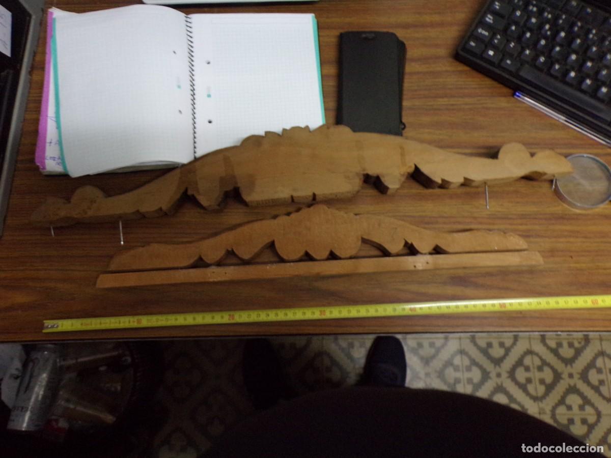 Antig&uuml;edades: dos copetes talla de madera de mueble - Foto 6