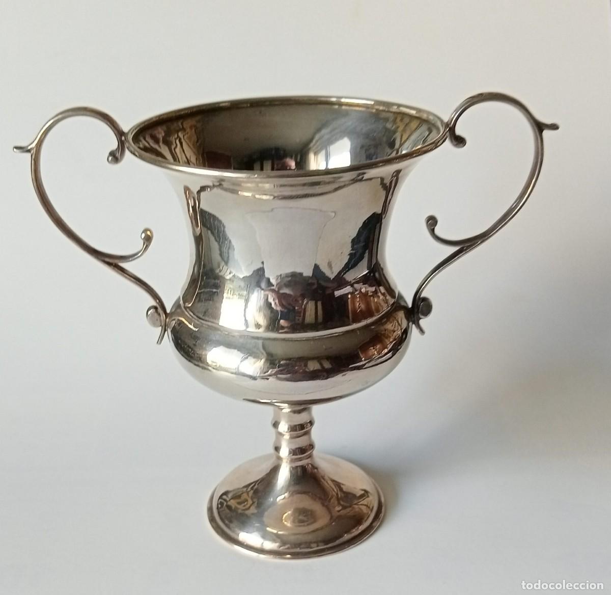 Antig&uuml;edades: Jarroncito de plata de dos asas - Foto 1