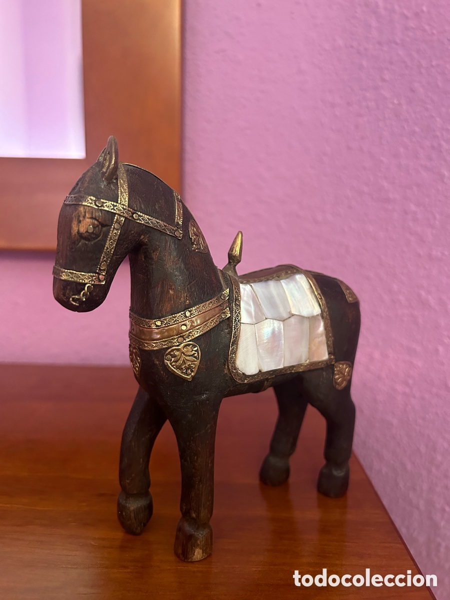 Antig&uuml;edades: Caballo tallado en madera - Foto 2