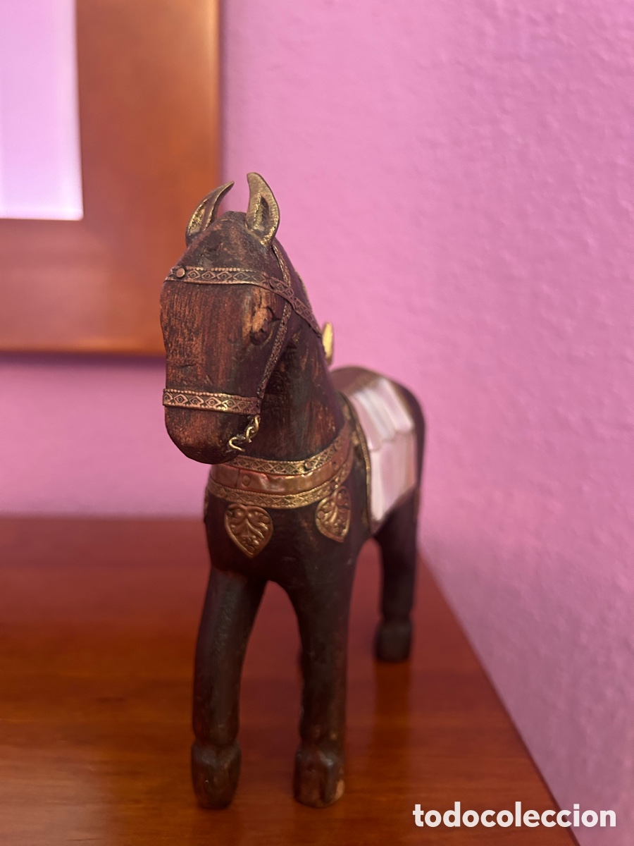 Antig&uuml;edades: Caballo tallado en madera - Foto 3