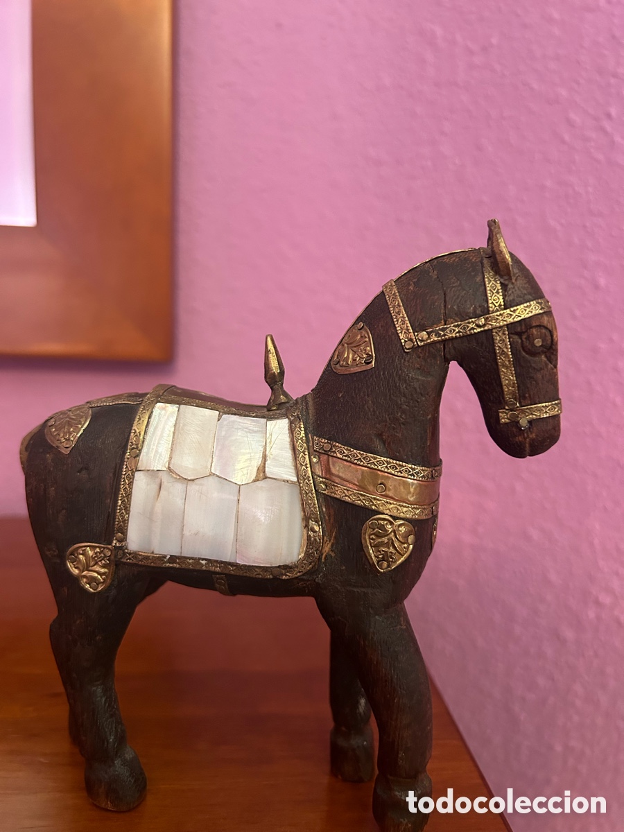 Antig&uuml;edades: Caballo tallado en madera - Foto 4