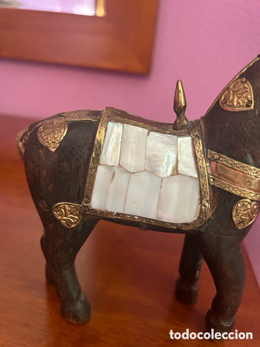 Antig&uuml;edades: Caballo tallado en madera - Foto 6