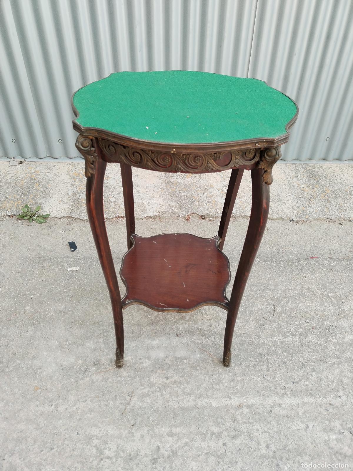 Antig&uuml;edades: mesa auxiliar de madera y bronce - Foto 2