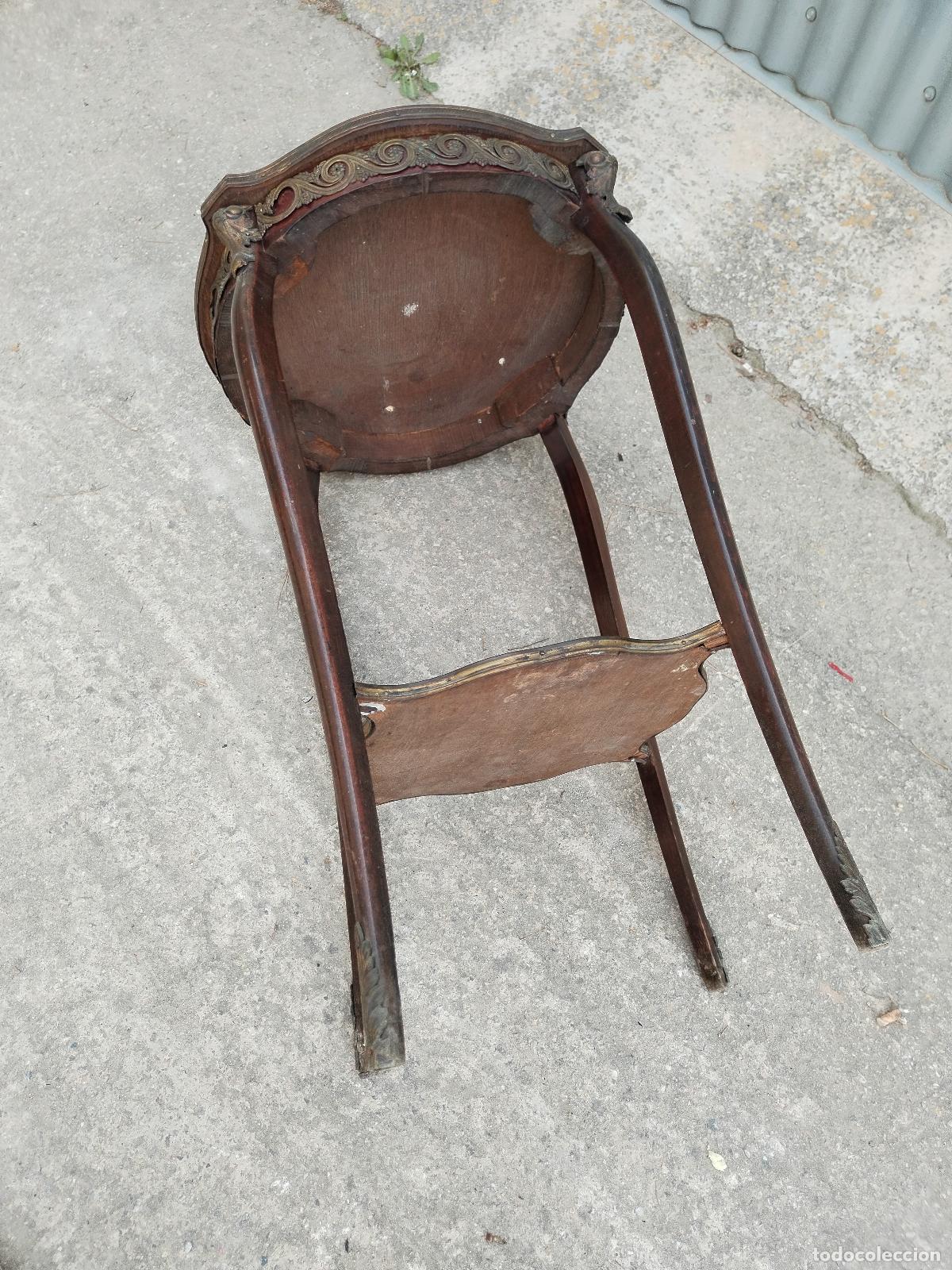 Antig&uuml;edades: mesa auxiliar de madera y bronce - Foto 3