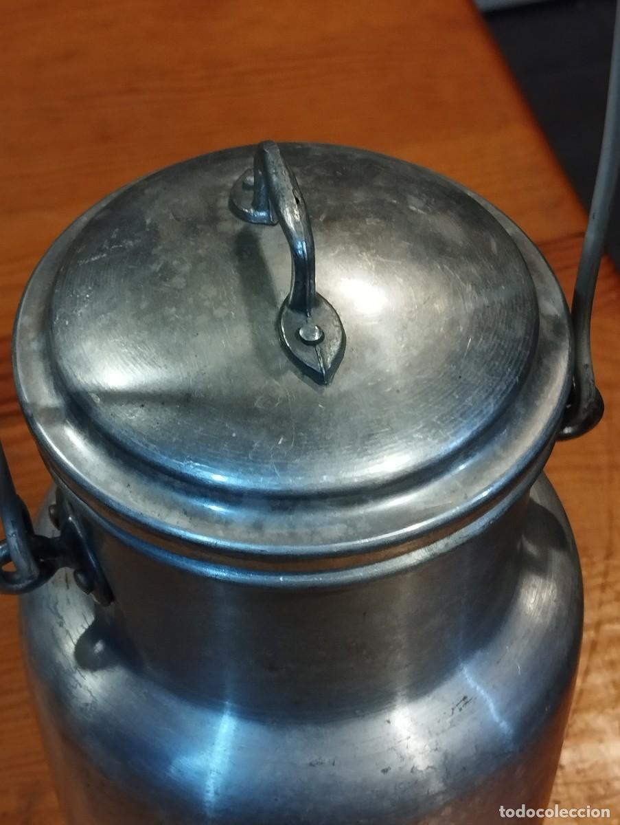 Antig&uuml;edades: LECHERA DE ALUMINIO CON TAPA Y ALAS. - Foto 7