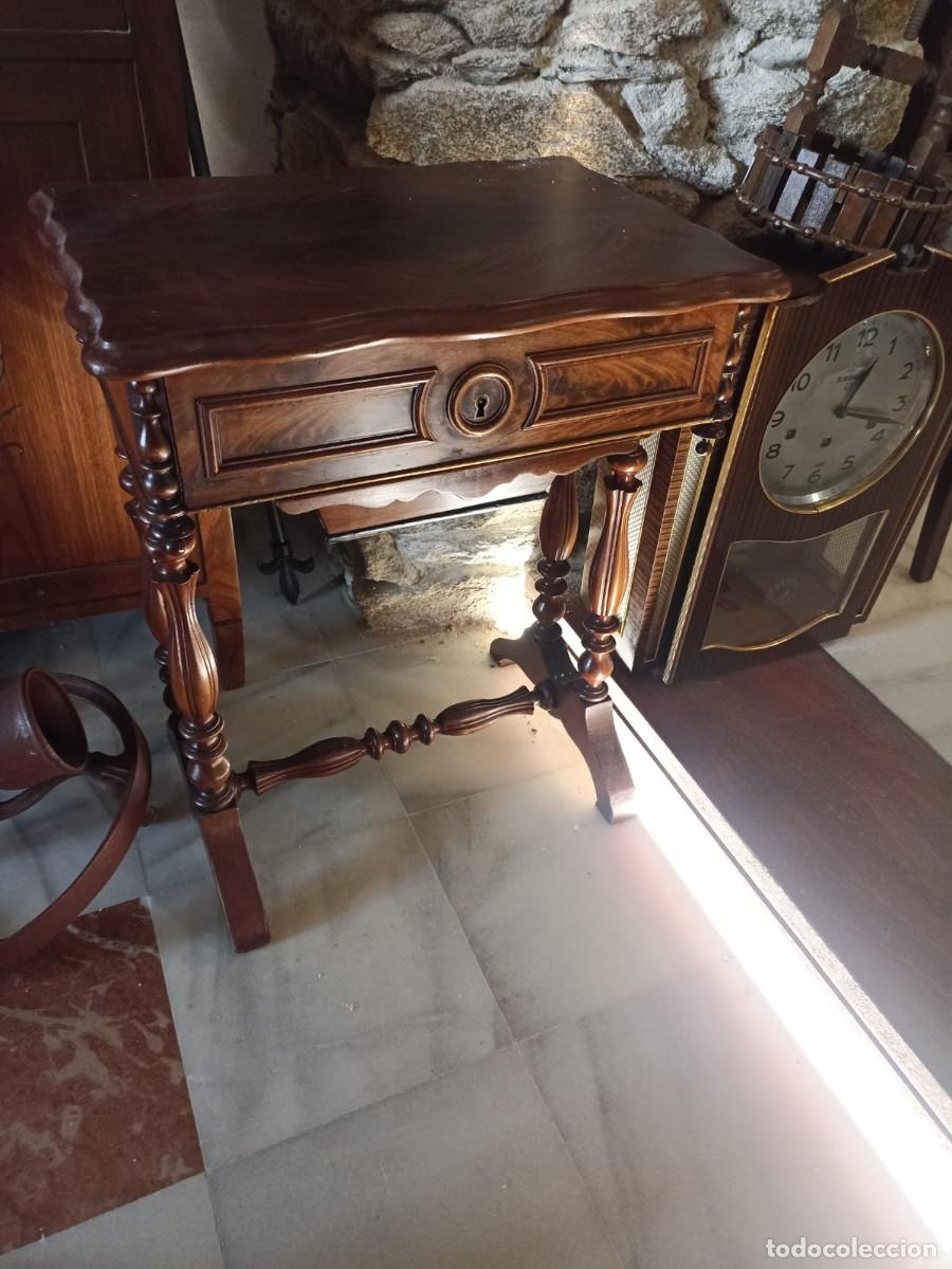 Antig&uuml;edades: Costurero de madera de caoba del S XX Restaurado - Foto 2