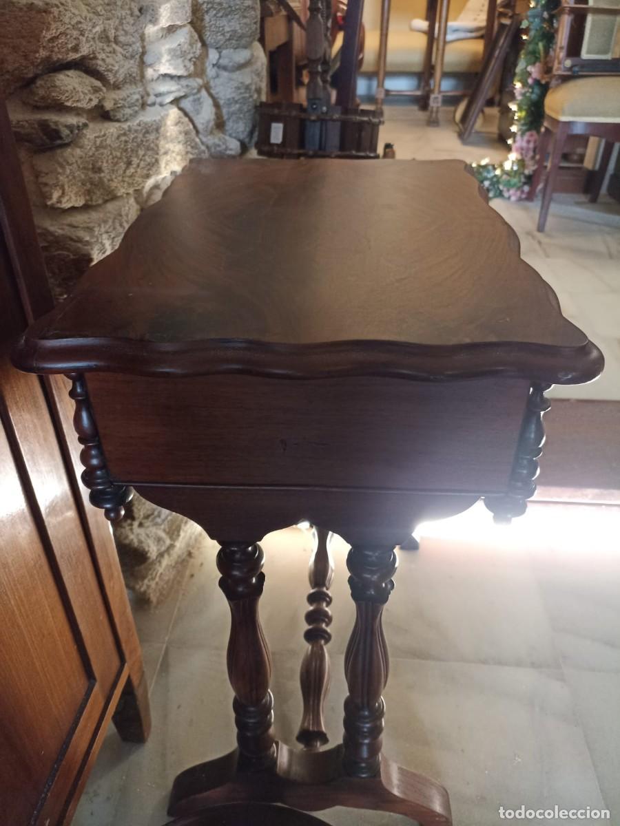 Antig&uuml;edades: Costurero de madera de caoba del S XX Restaurado - Foto 4