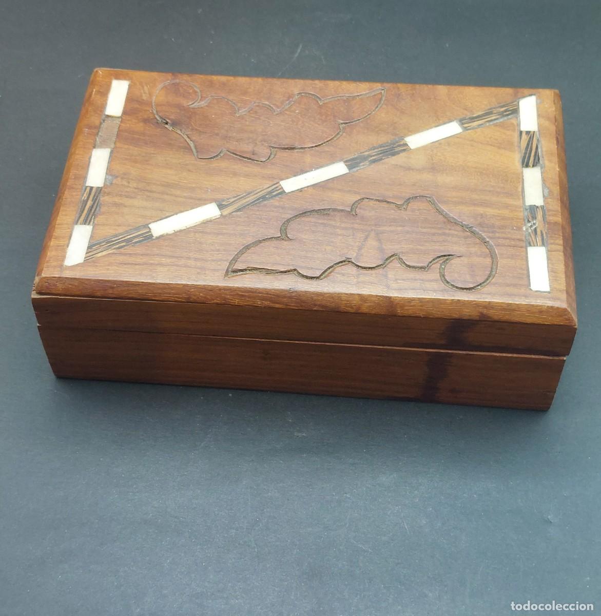 Antig&uuml;edades: CAJA DE MADERA CON INCRUSTACI&Oacute;N - Foto 1