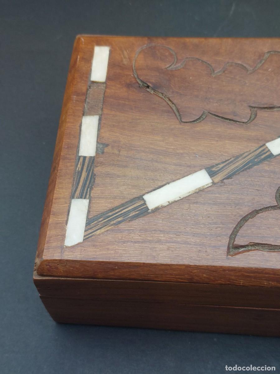 Antig&uuml;edades: CAJA DE MADERA CON INCRUSTACI&Oacute;N - Foto 2