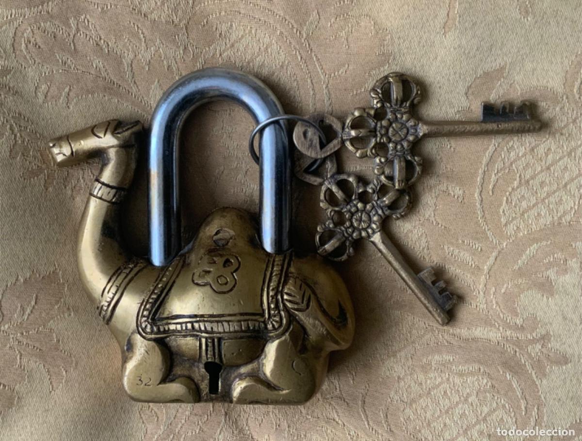 Antig&uuml;edades: CANDADO DE BRONCE CAMELLO SULTANATO DE OMAN - Foto 2