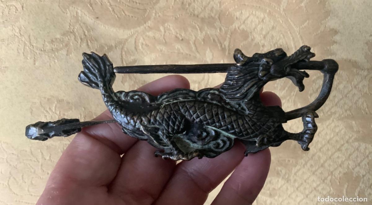 Antig&uuml;edades: CANDADO DE HORQUILLA DRAG&Oacute;N DE BRONCE - Foto 2