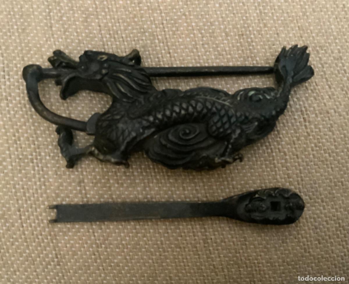 Antig&uuml;edades: CANDADO DE HORQUILLA DRAG&Oacute;N DE BRONCE - Foto 11