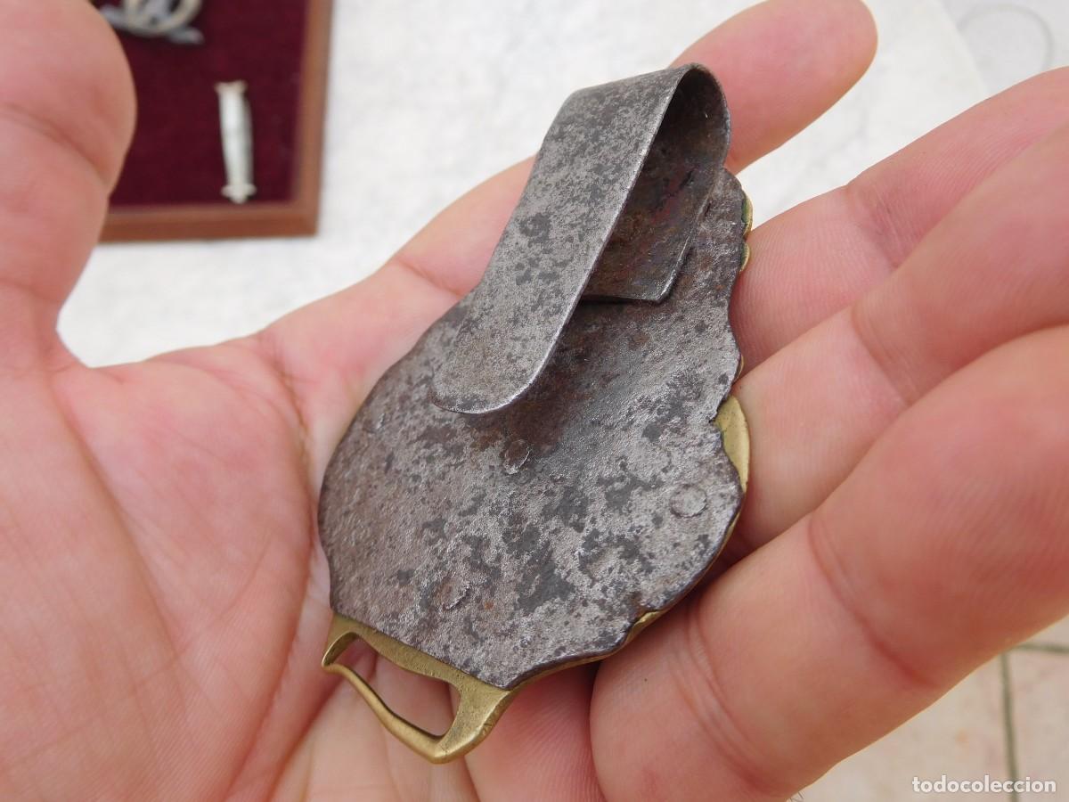 Antig&uuml;edades: Chatelaine antiguo de hierro y bronce - Foto 6
