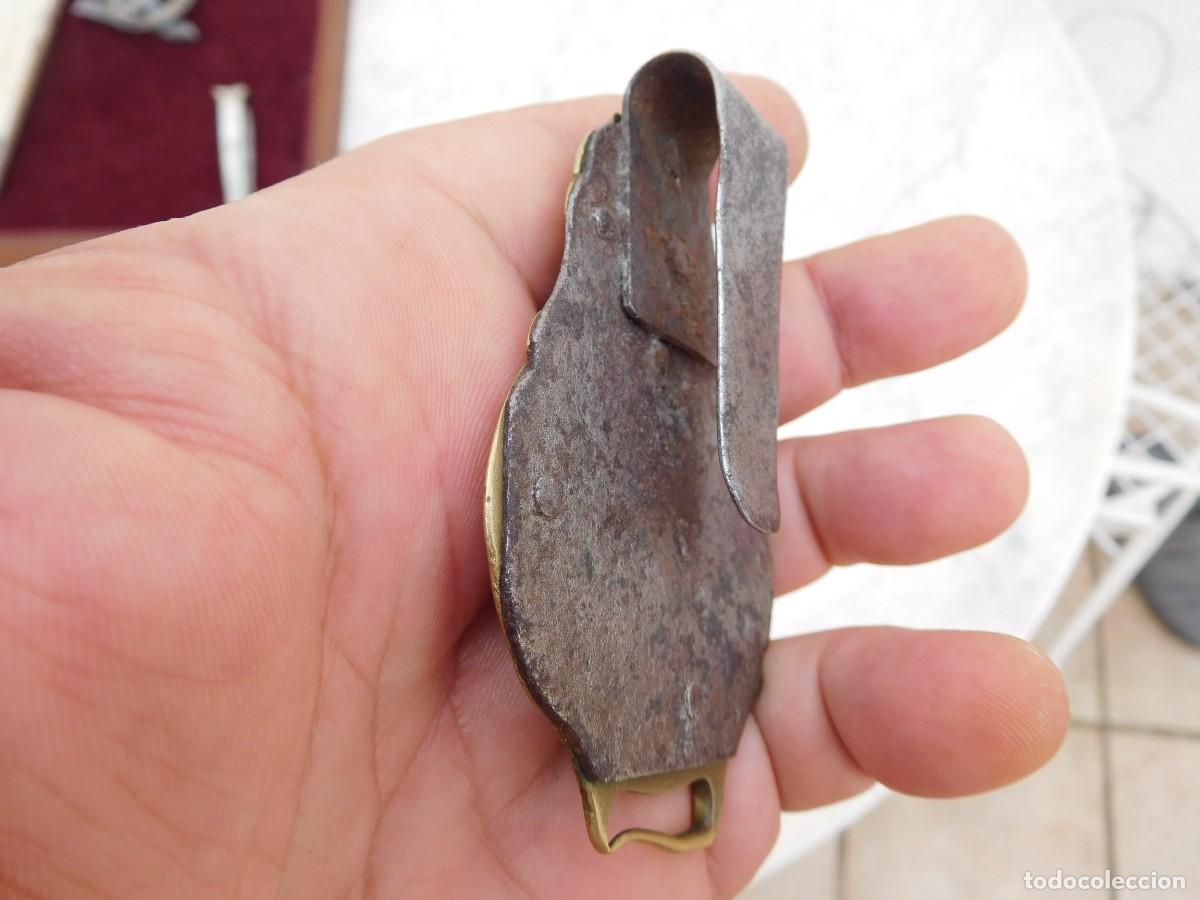 Antig&uuml;edades: Chatelaine antiguo de hierro y bronce - Foto 7