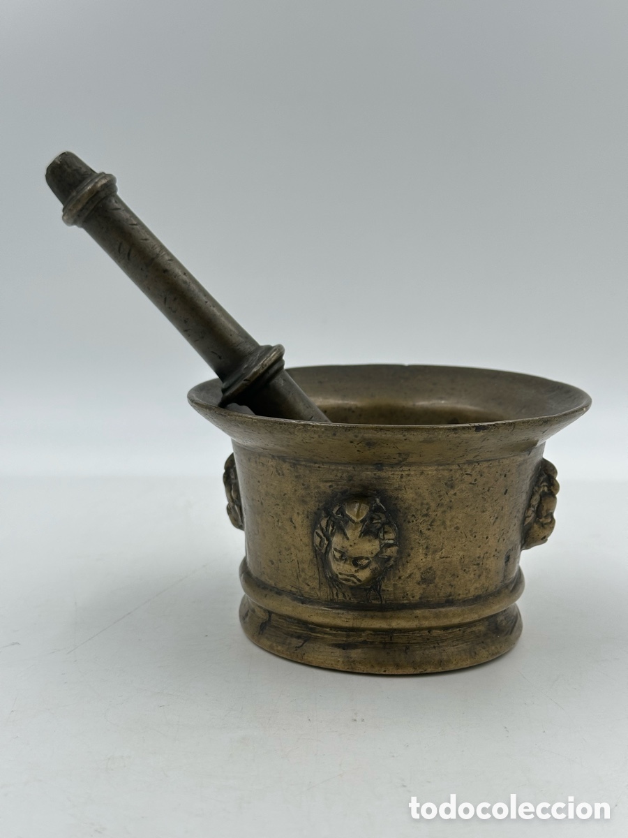 Antig&uuml;edades: Antiguo almirez o mortero de bronce con angelitos - Foto 3