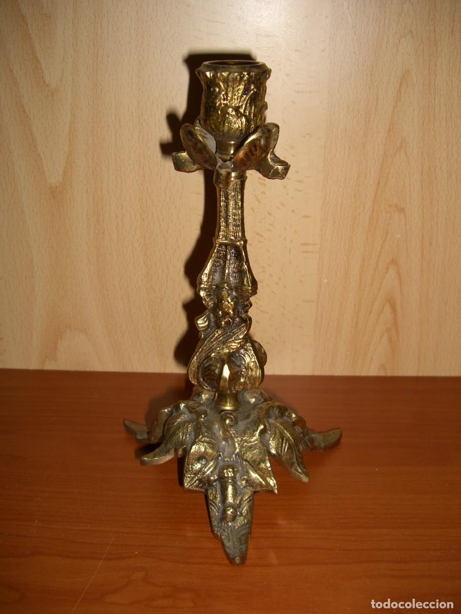 Antig&uuml;edades: CANDELERO DE BRONCE DORADO - Foto 1
