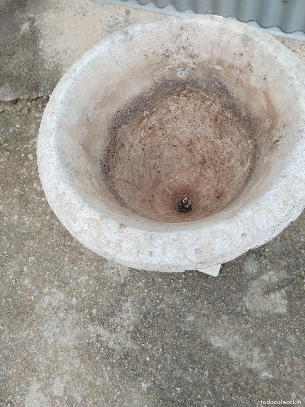 Antig&uuml;edades: macetero copa de jardin en piedra artificial - Foto 2