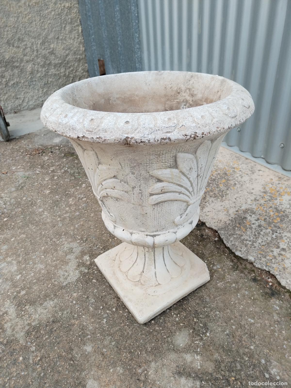 Antig&uuml;edades: macetero copa de jardin en piedra artificial - Foto 3