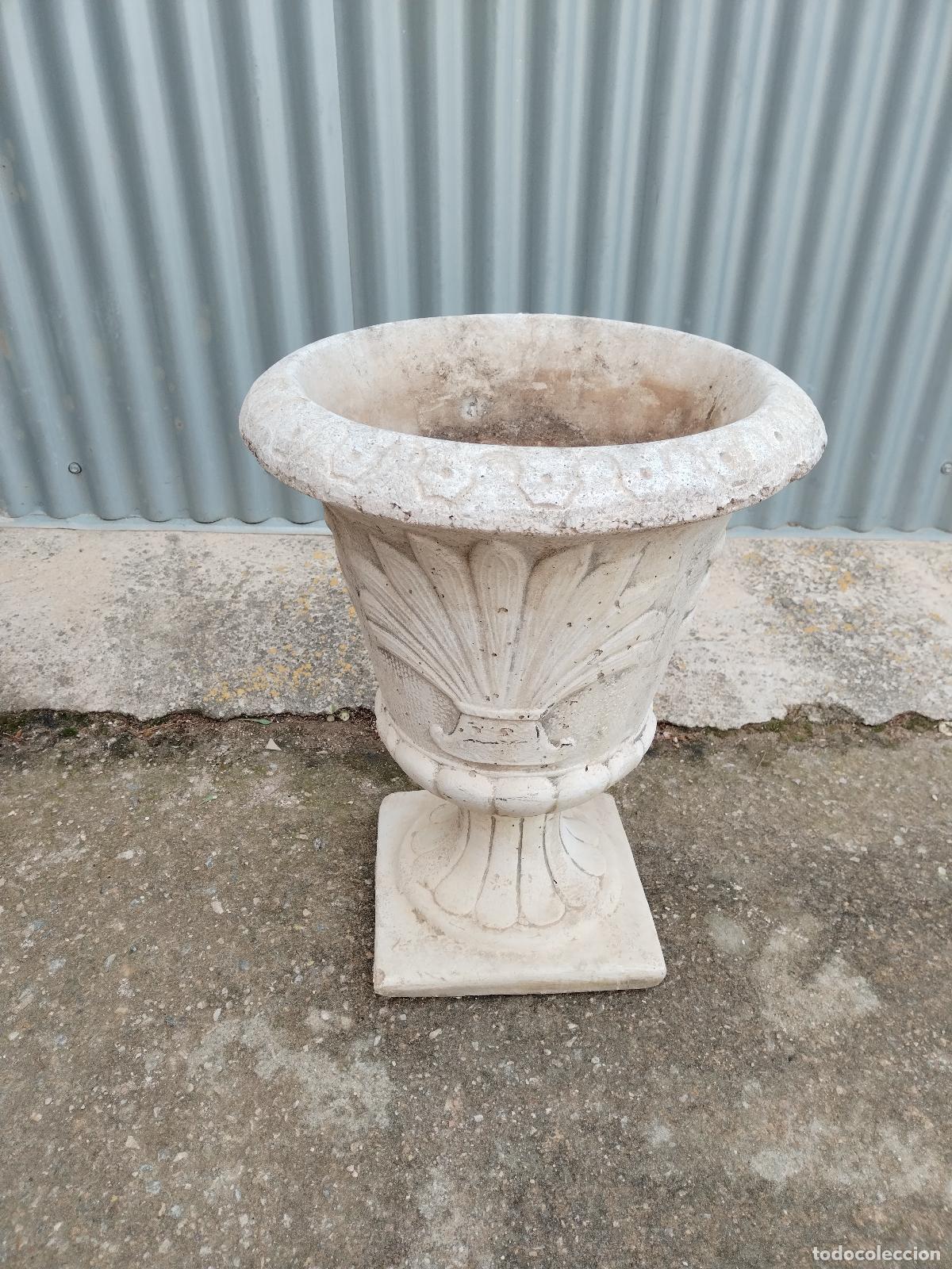 Antig&uuml;edades: macetero copa de jardin en piedra artificial - Foto 5