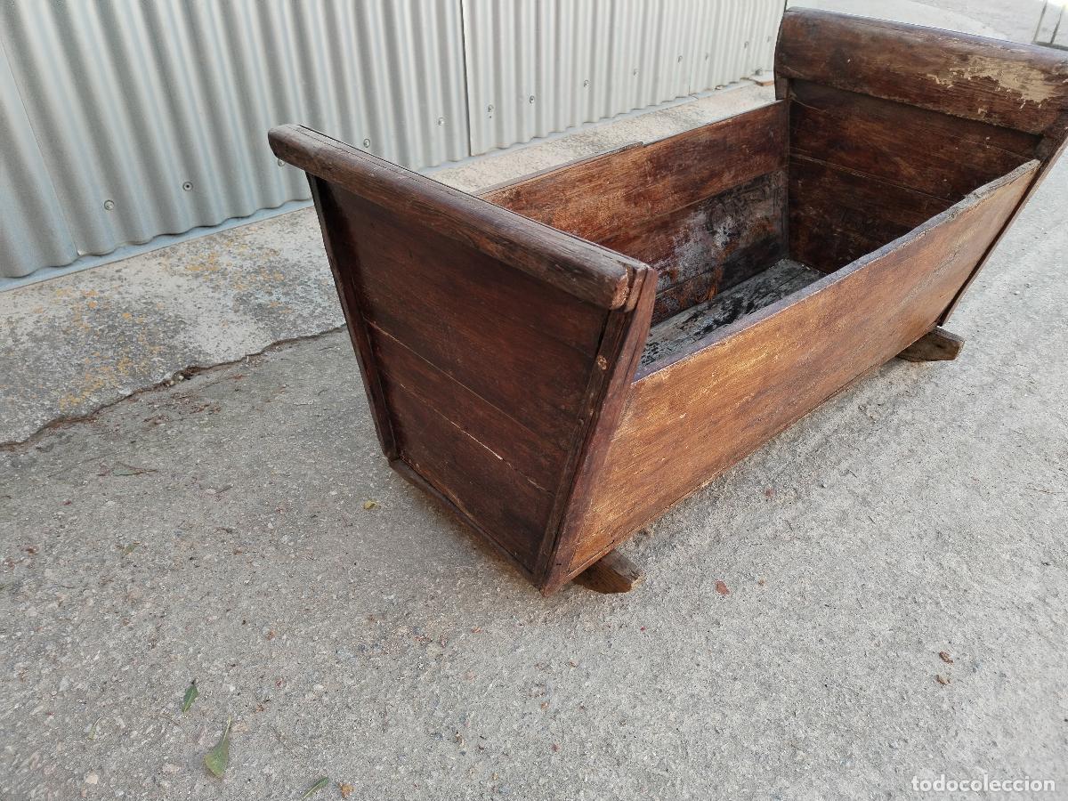 Antig&uuml;edades: cuna de madera antigua - Foto 2