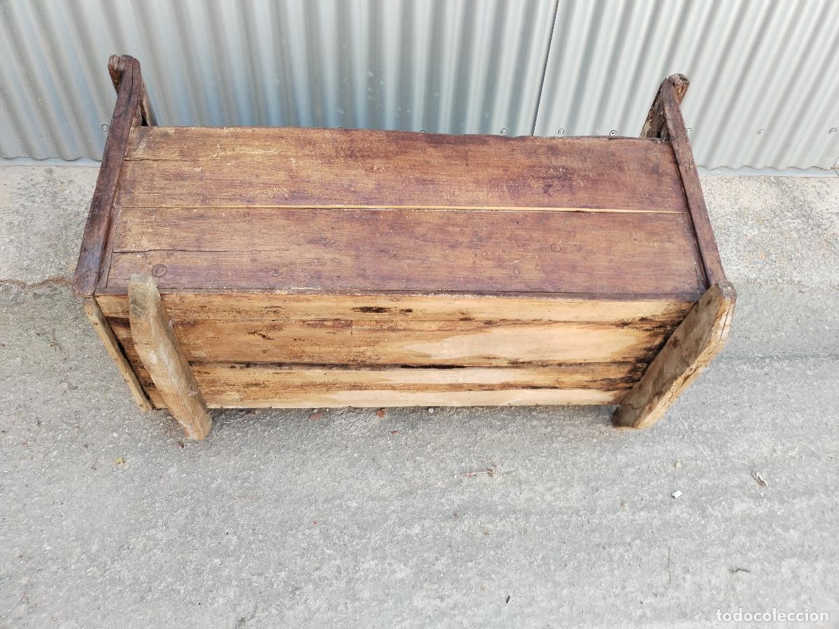 Antig&uuml;edades: cuna de madera antigua - Foto 8