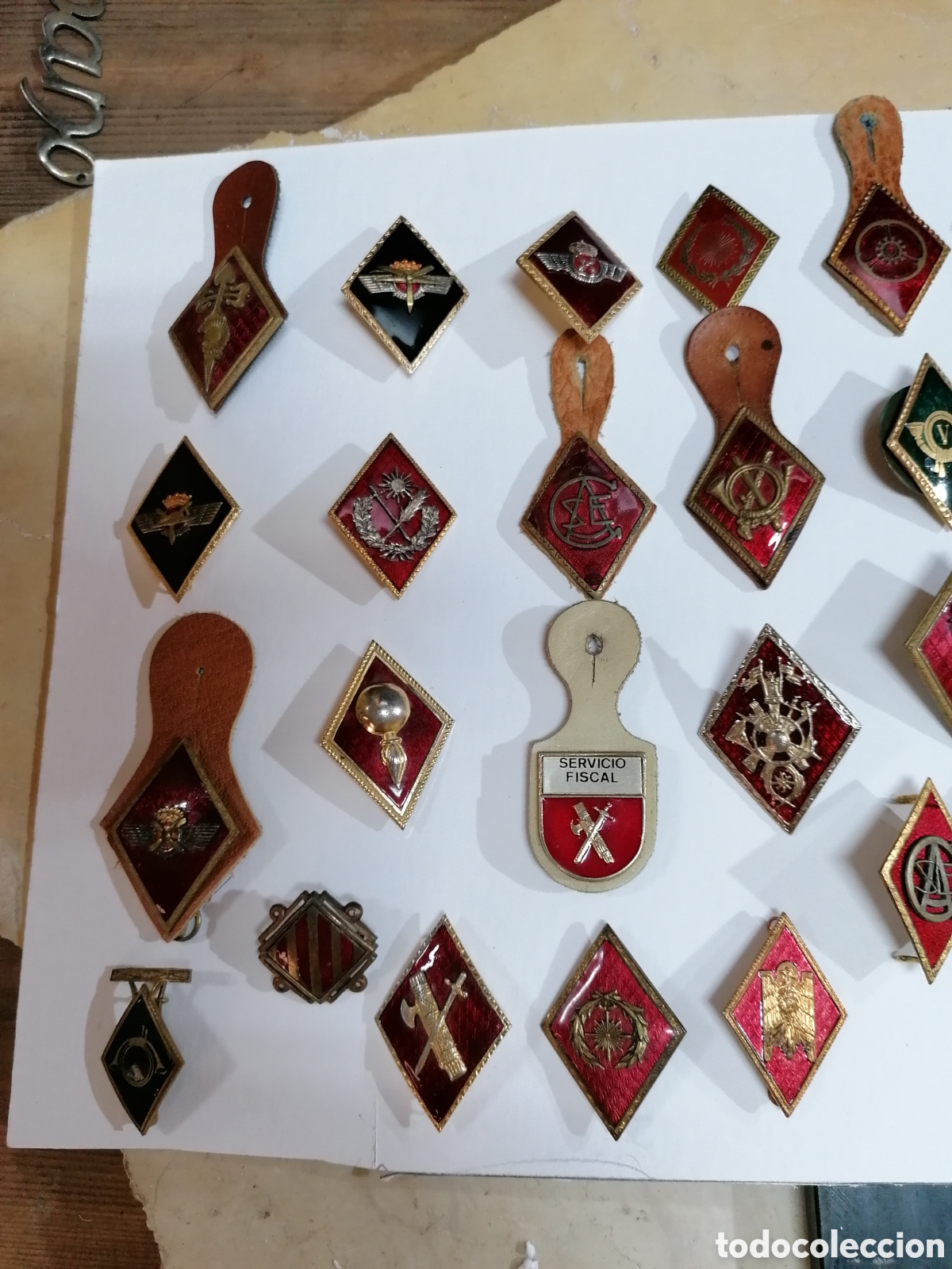 Antig&uuml;edades: Colecci&oacute;n de insignias de solapa, rombo, - Foto 2
