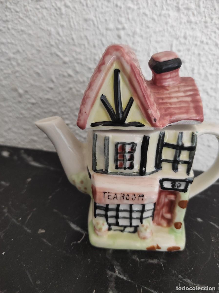Antig&uuml;edades: Tetera de cer&aacute;mica con forma de casa - Foto 1