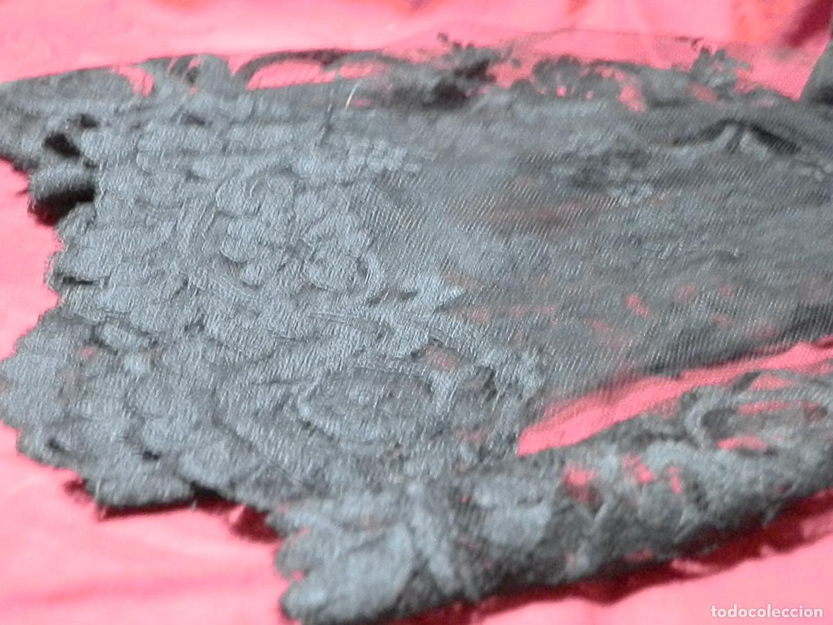 Antig&uuml;edades: ANTIGUA MANTILLA RECTANGULAR BORDADA EN TUL , 130X60 CM - Foto 9